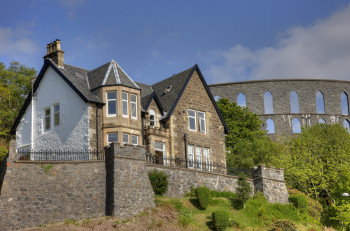 Exterior of Dunheanish